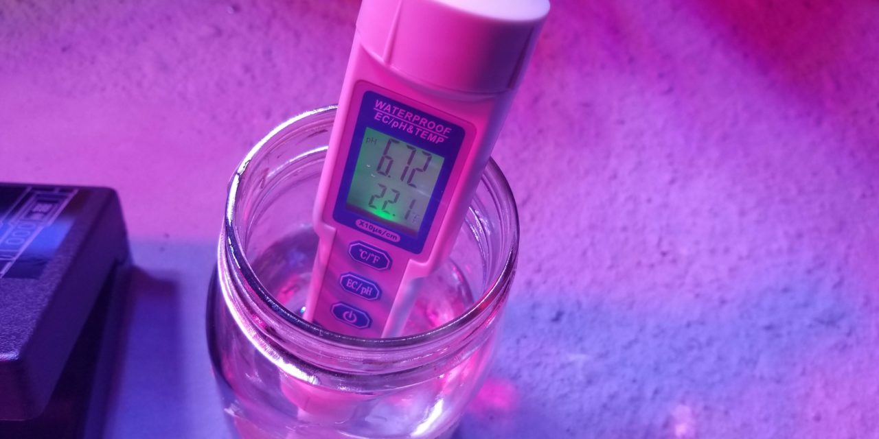 3 in 1 Waterproof pH EC Temp Meter with Black Light Test Kit for Aquariums, Hydroponics and Pools
